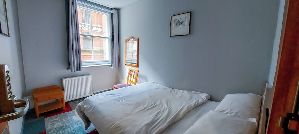R S Hostels - Leeds 2