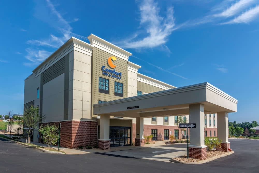 Comfort Inn & Suites Charlottesville Hollymead Town Center 1