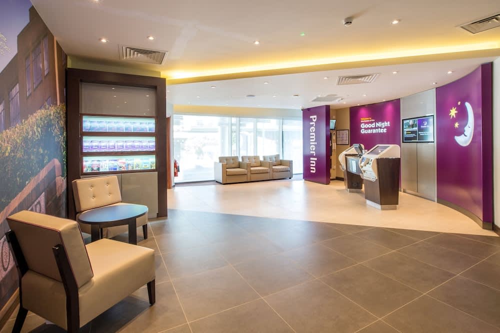Premier Inn London Brentford 2