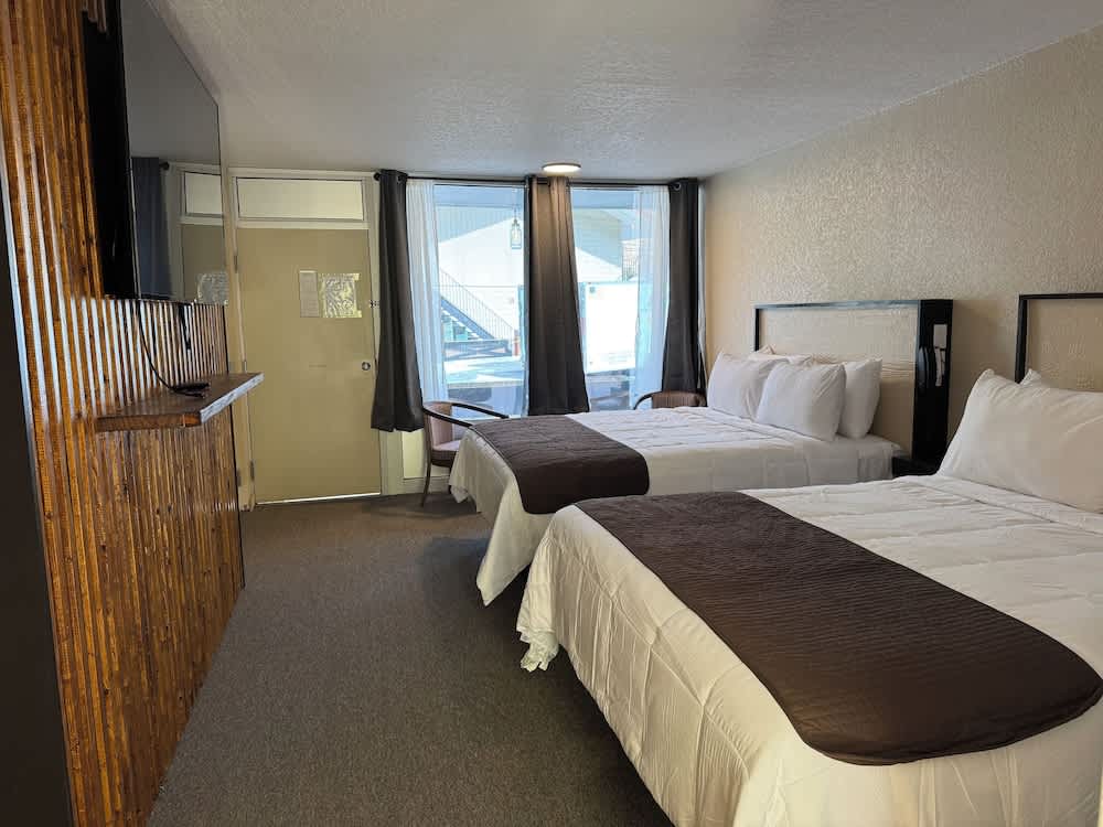 Sleepy Bear Motel 2