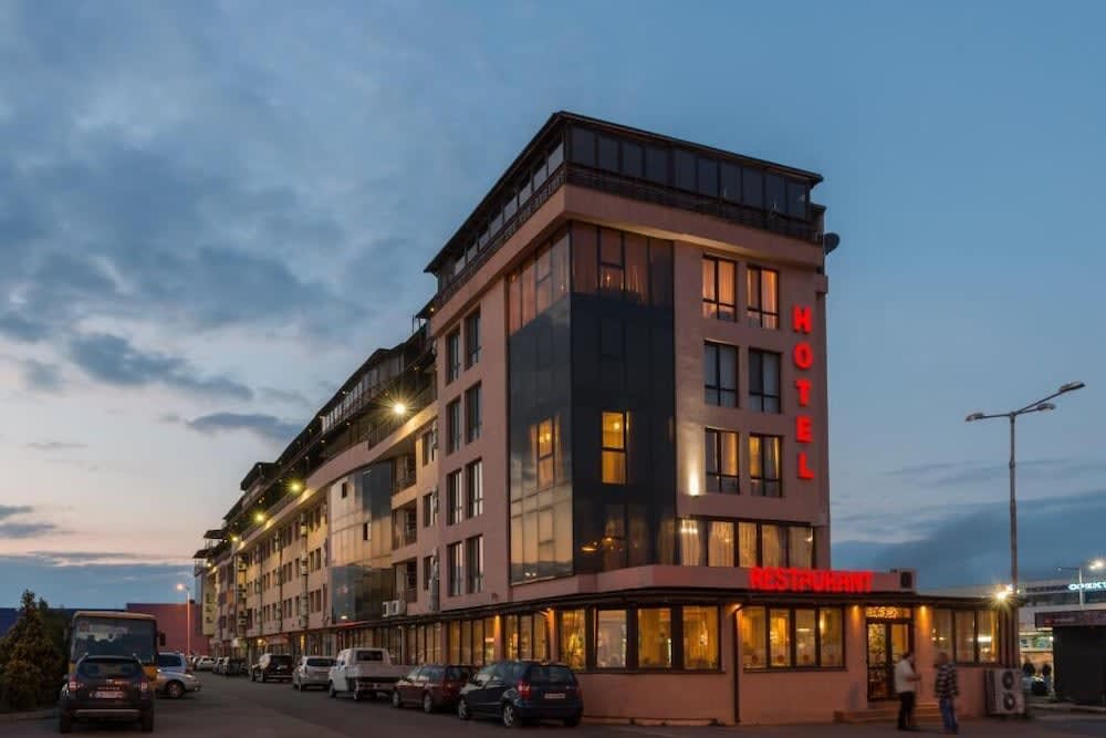 Avenue Hotel 1