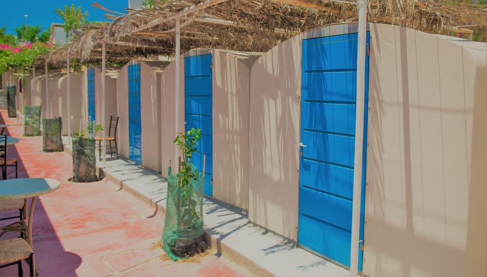 Santorini Camping & Hostel 4