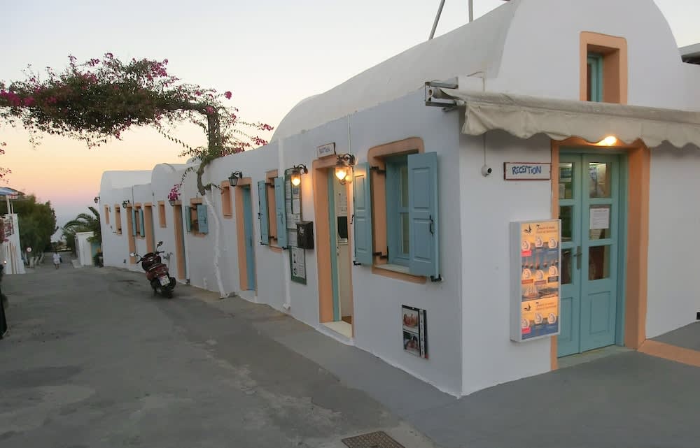 Santorini Camping & Hostel 2
