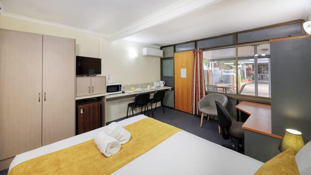 Biloela Centre Motel & Grevillea Steakhouse & Bar 5