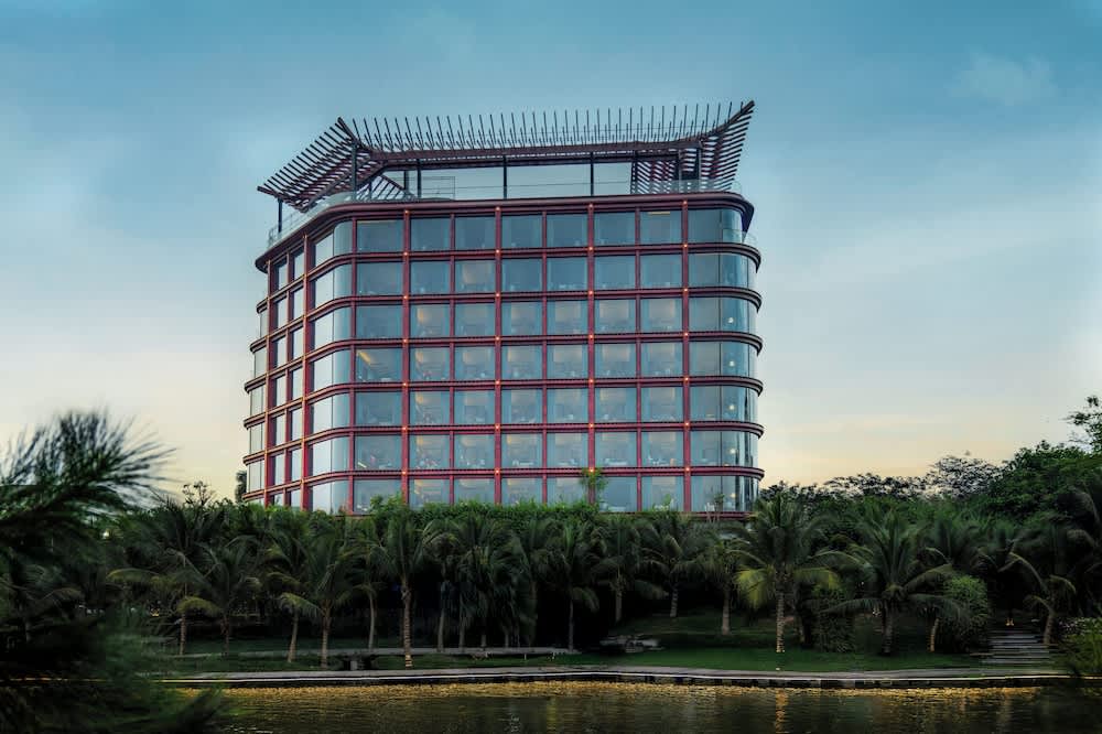 Dusit Le Palais Tu Hoa Hanoi 1