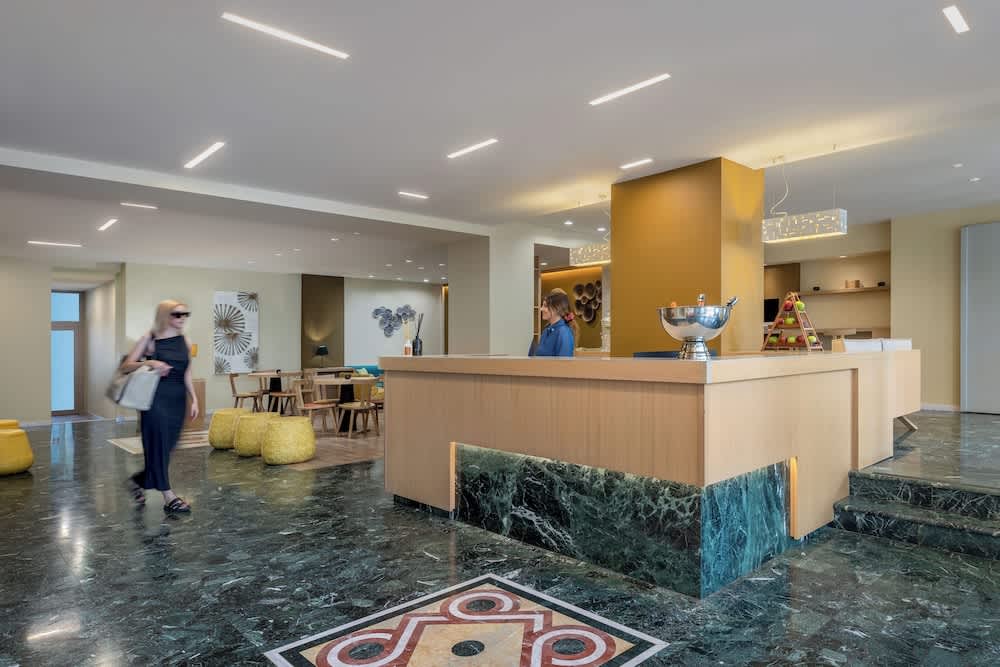 Casual Kubic Athens 4