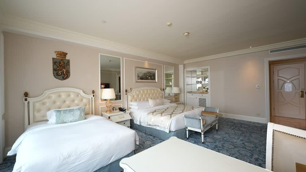 The Castle Hotel, a Luxury Collection Hotel, Dalian 1
