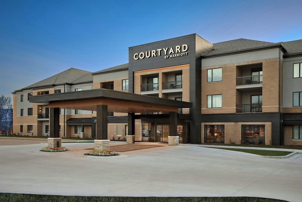Courtyard Wausau 1