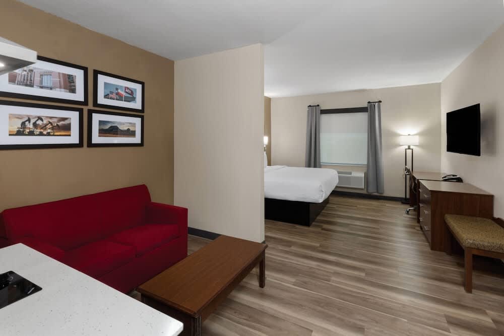 Hawthorn Extended Stay by Wyndham College Station South 1
