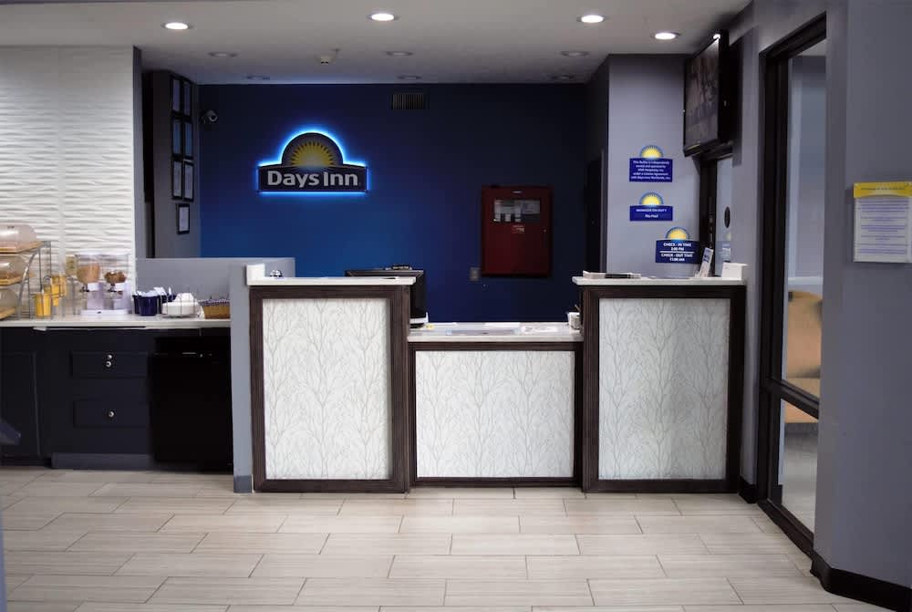 Days Inn by Wyndham Montgomery 2
