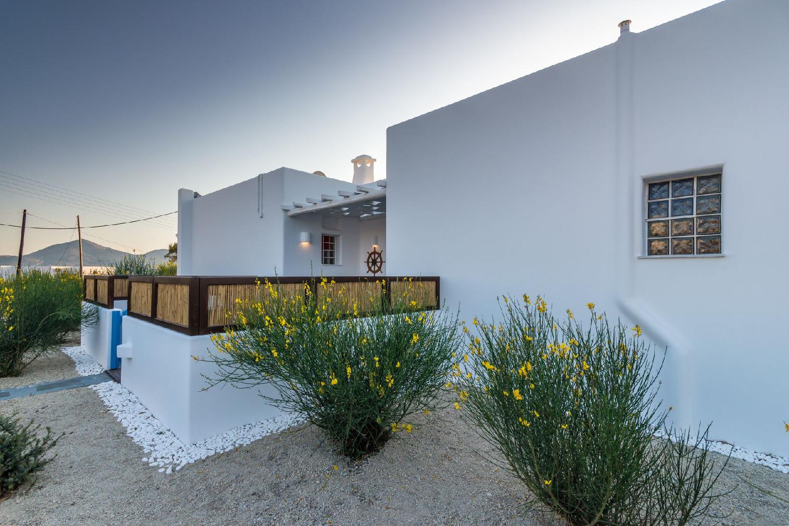 Eiriana Luxury Suites 2