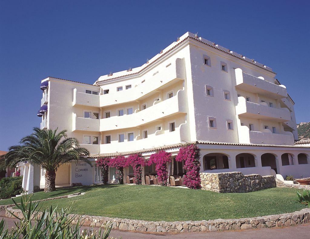 AHR Baja Hotel & Spa Cannigione 2