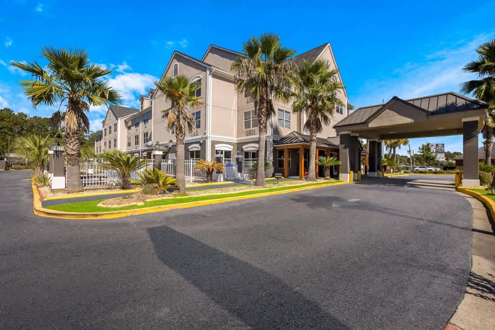 Country Inn & Suites by Radisson, Hinesville, GA 1