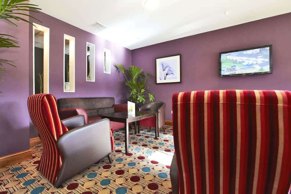 Premier Inn Glasgow Braehead 2