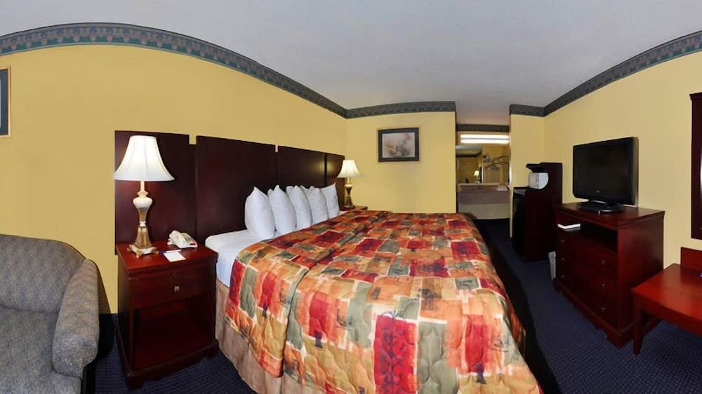 Days Inn by Wyndham Chipley 5