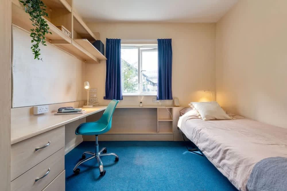 Student Only Shaftesbury Hall 2