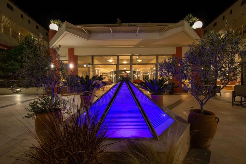 Hydramis Palace Beach Resort 4