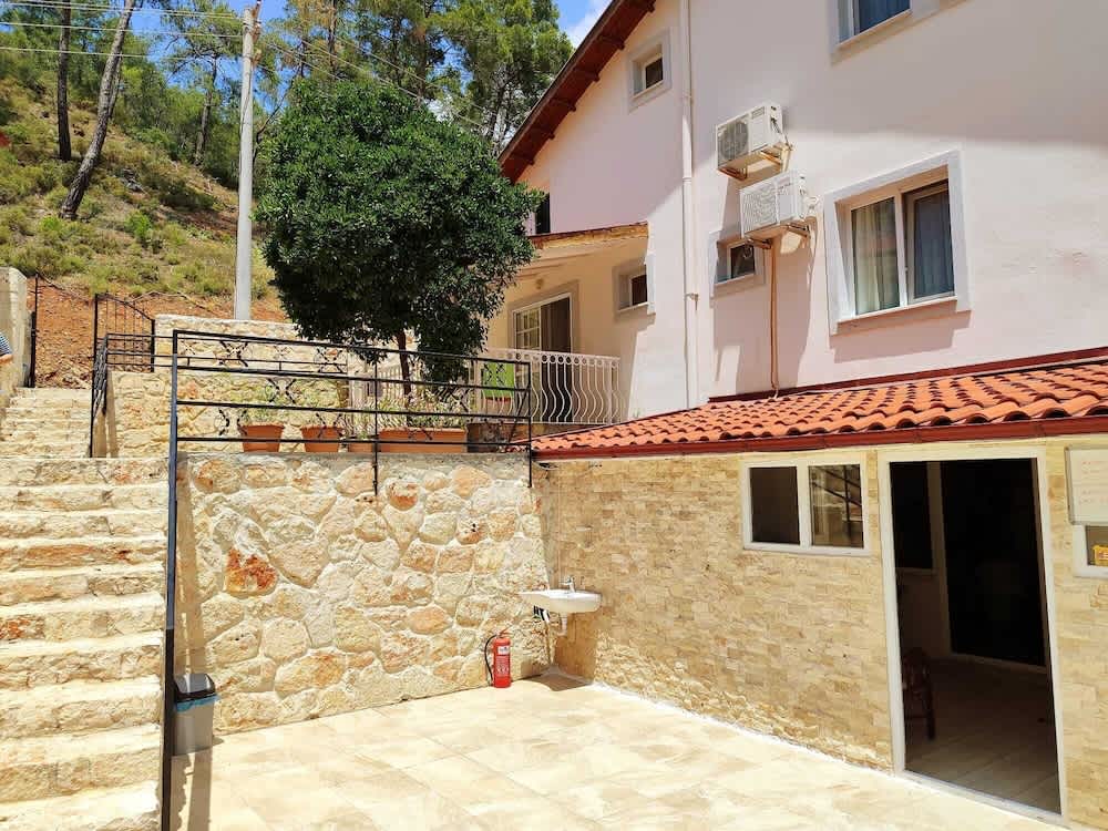 Bucak Apart Hotel Göcek & Beach 2