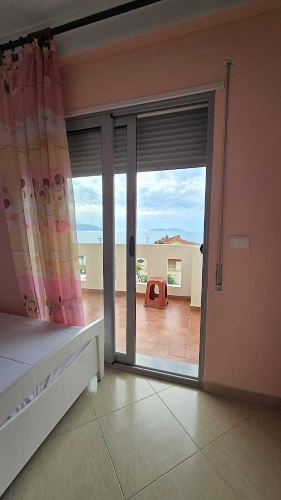 Tirent Apartment - Your Beach Home in Vlorë 4