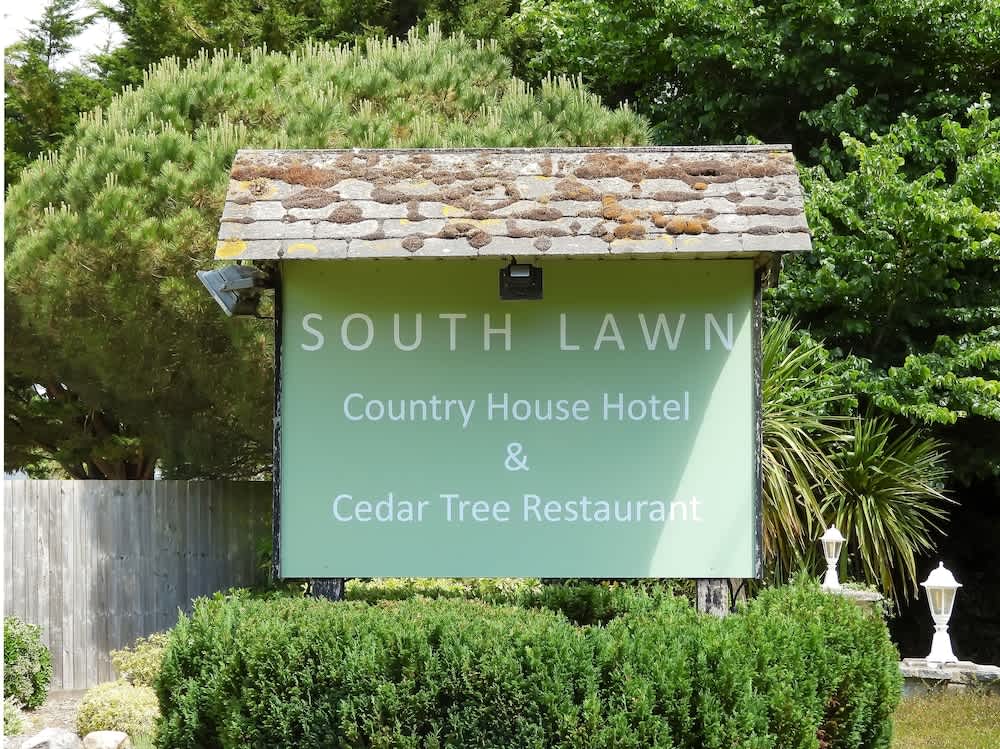 South Lawn Hotel 1