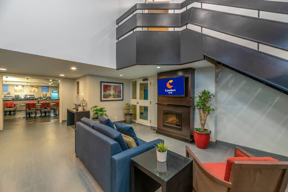 Comfort Inn Airport 2