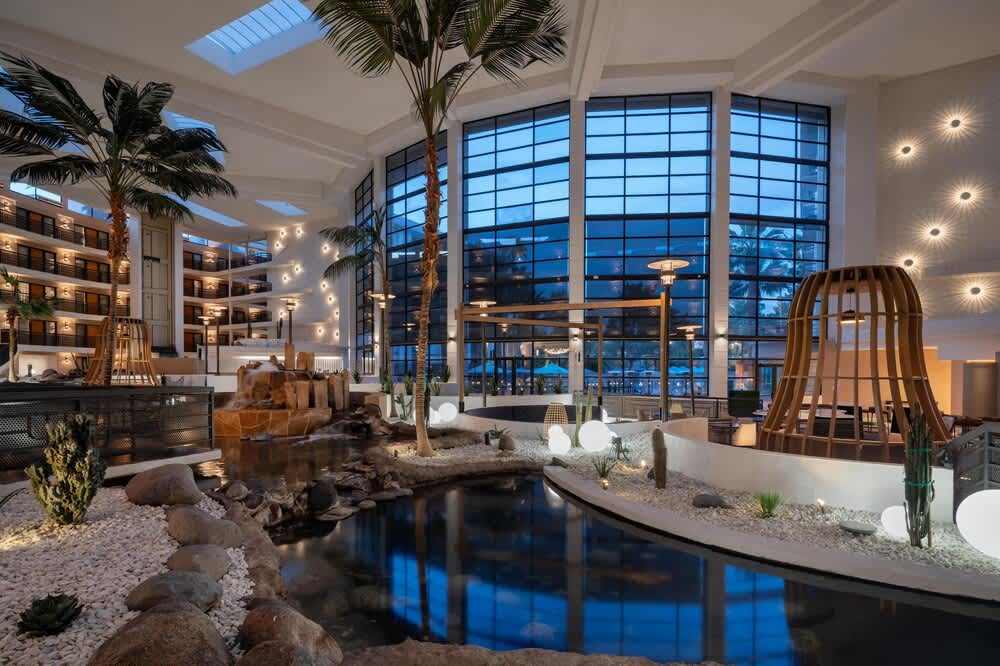 Embassy Suites by Hilton Phoenix Biltmore 3