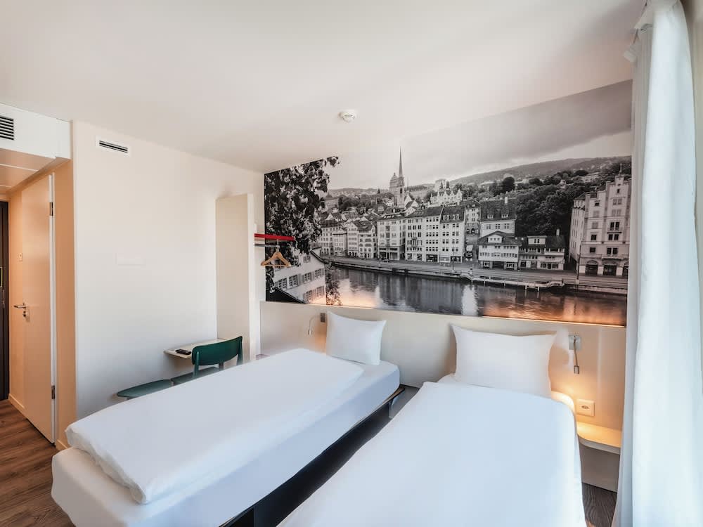 B&B HOTEL Zürich Airport 5