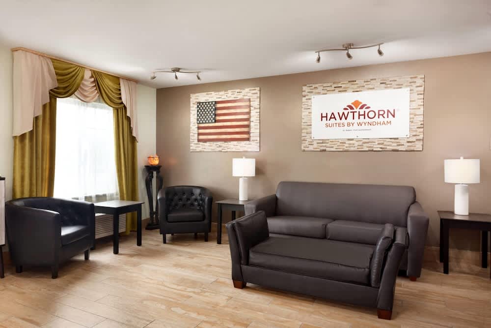 Hawthorn Extended Stay by Wyndham Saint Robert 2