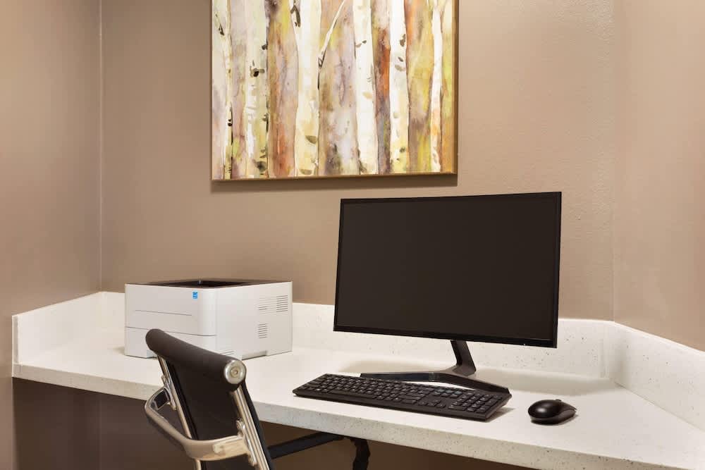 Hawthorn Extended Stay by Wyndham Saint Robert 1
