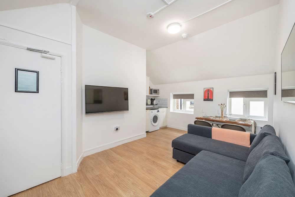Fitzrovia 1 Bed Mews Apt Close to Fitzroy Square 1