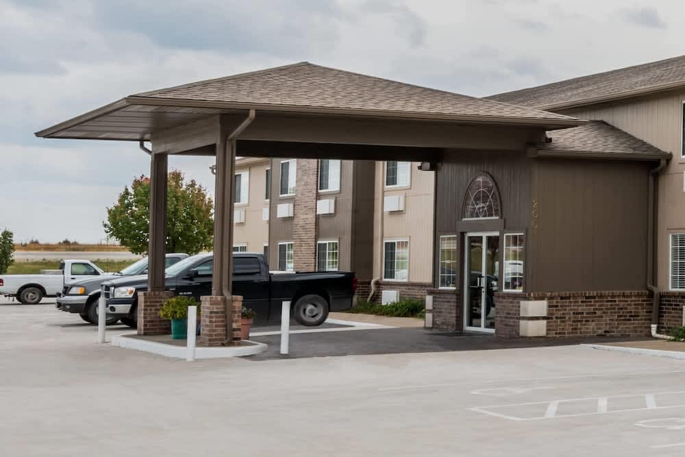 Super 8 by Wyndham Gardner 1