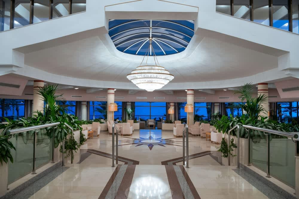 Constantinou Bros Athena Beach Hotel 2