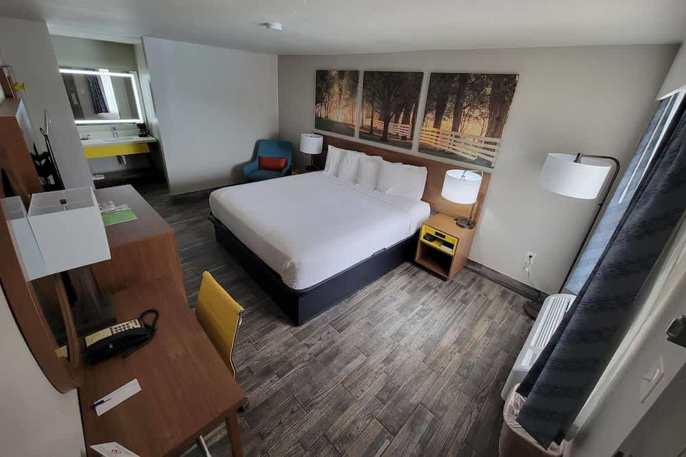 Days Inn by Wyndham Clanton AL 1
