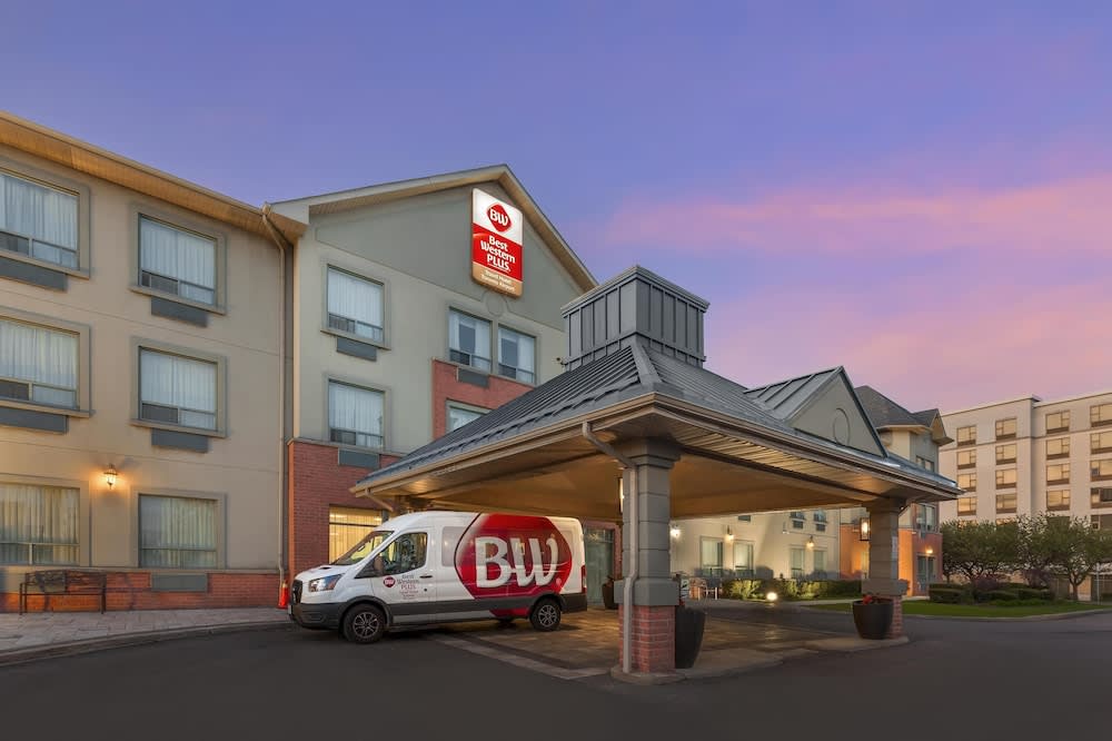 Best Western Plus Travel Hotel Toronto Airport 1