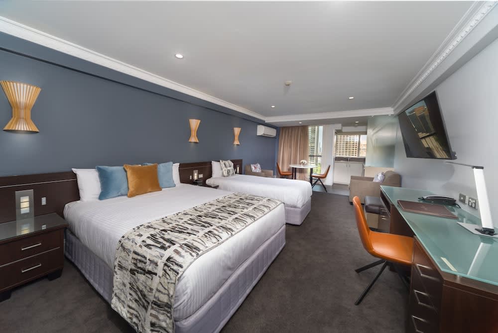 Hyde Park Inn 1