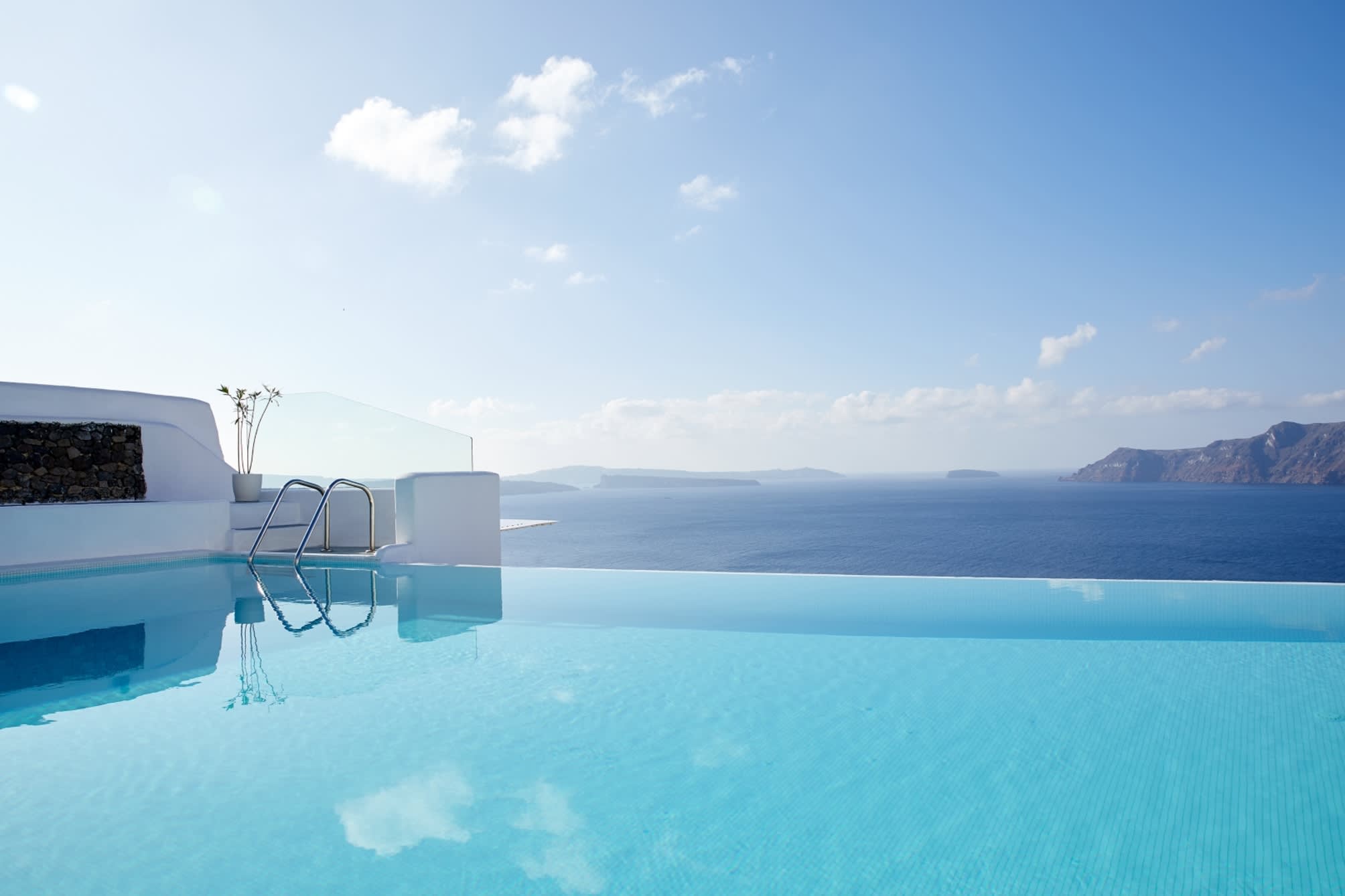 La Perla Villas and Suites - Adults Only 3