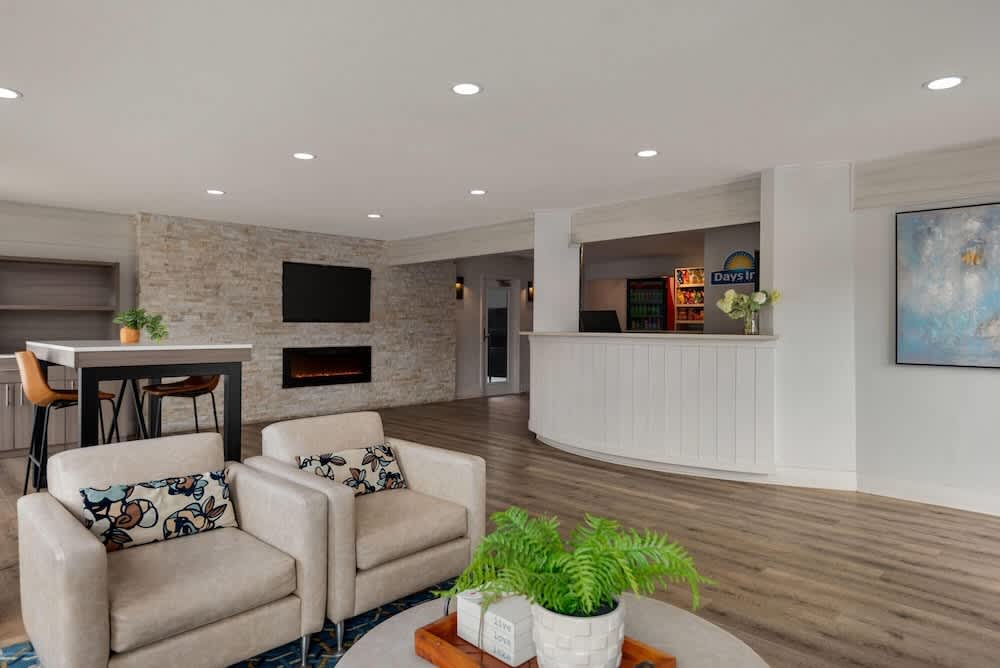 Days Inn by Wyndham Kelowna 3