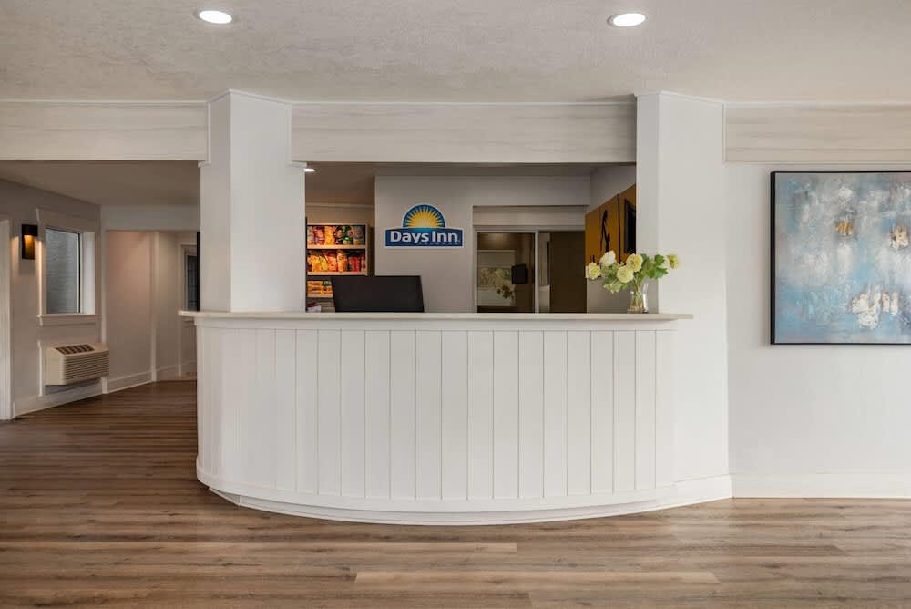 Days Inn by Wyndham Kelowna 1