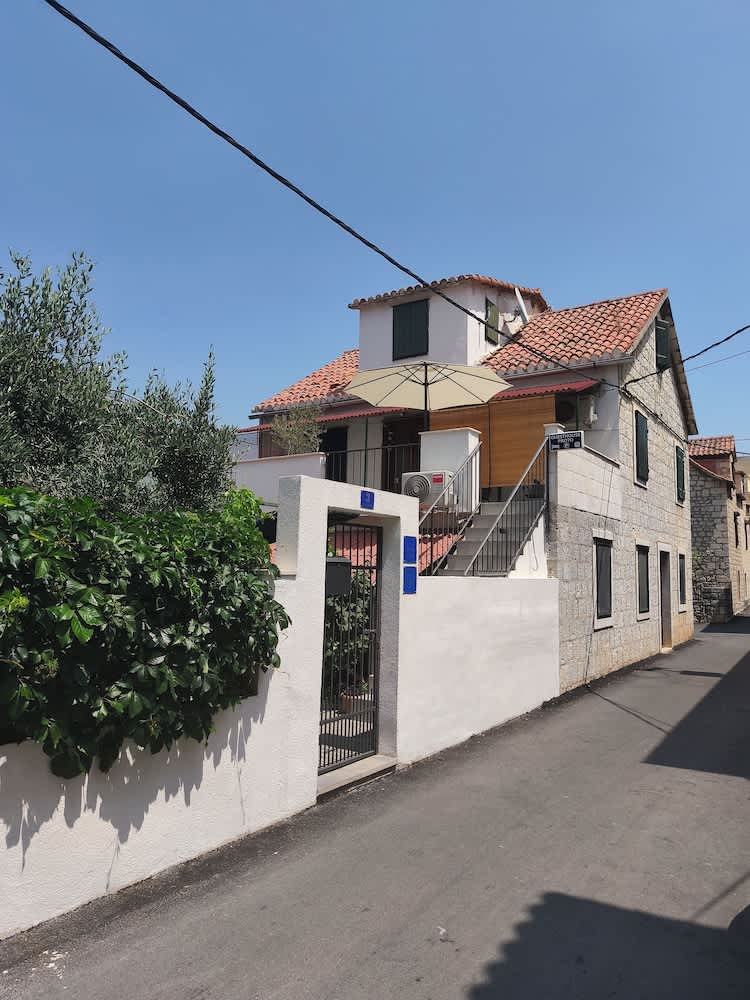 Guesthouse Trogir Proto-Free parking 1