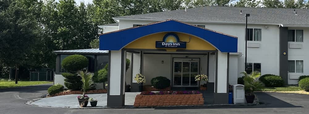 Days Inn by Wyndham Runnemede Philadelphia Area 1