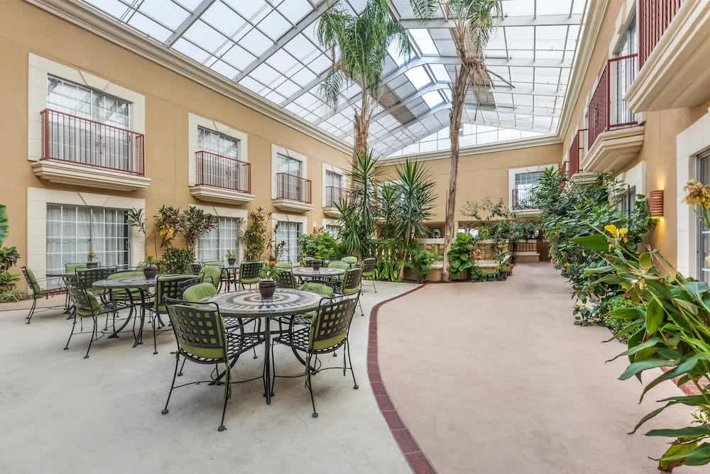 Best Western Plus Atrium Inn 1
