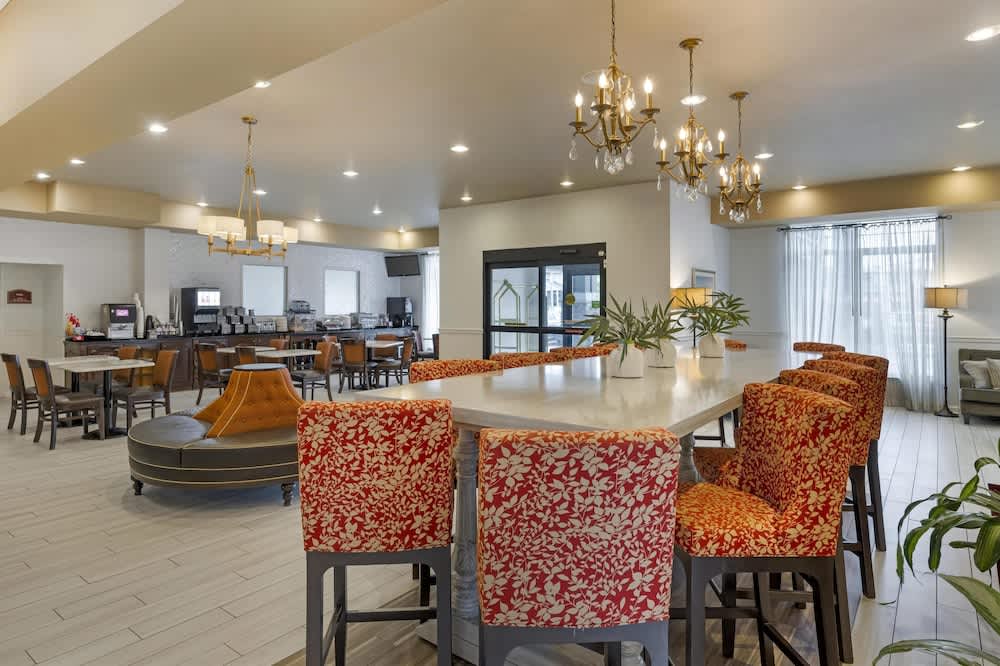 Best Western PLUS Vineyard Inn and Suites 2