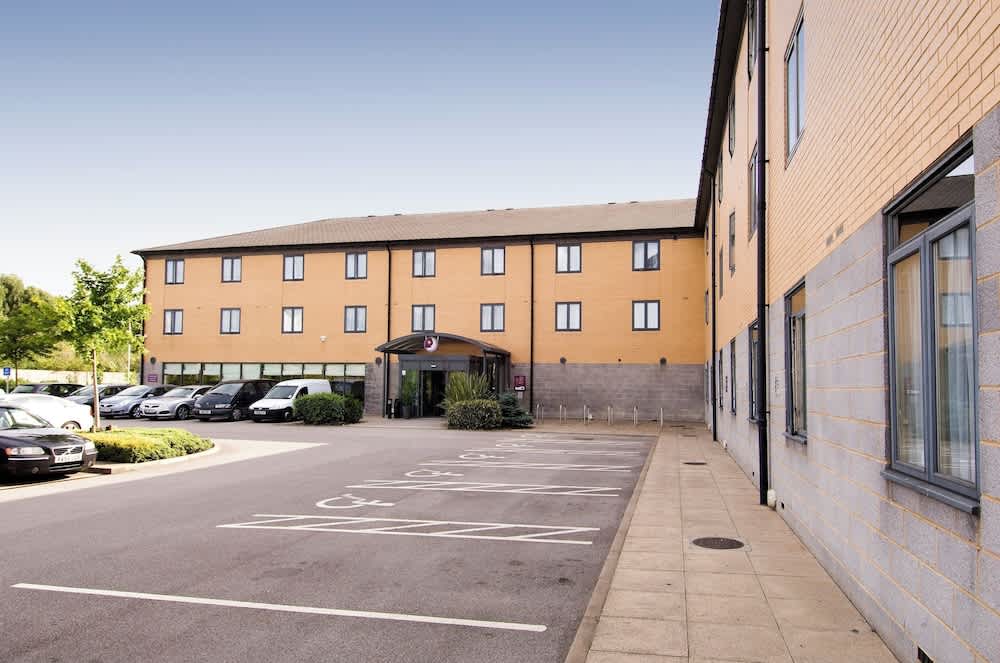 Premier Inn Sheffield Meadowhall 1