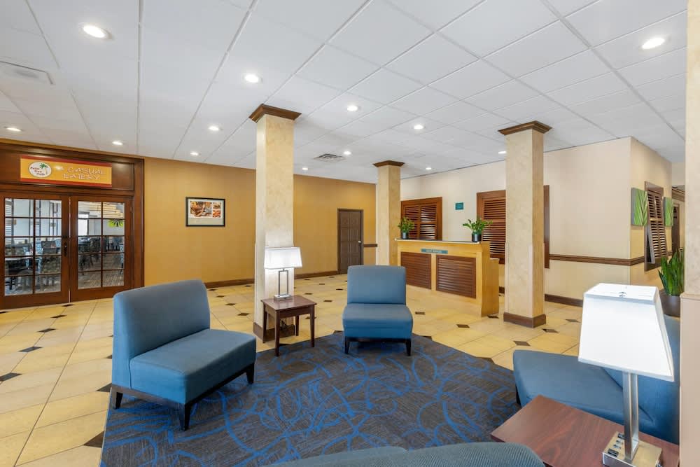 Clarion Hotel Anaheim Resort 2