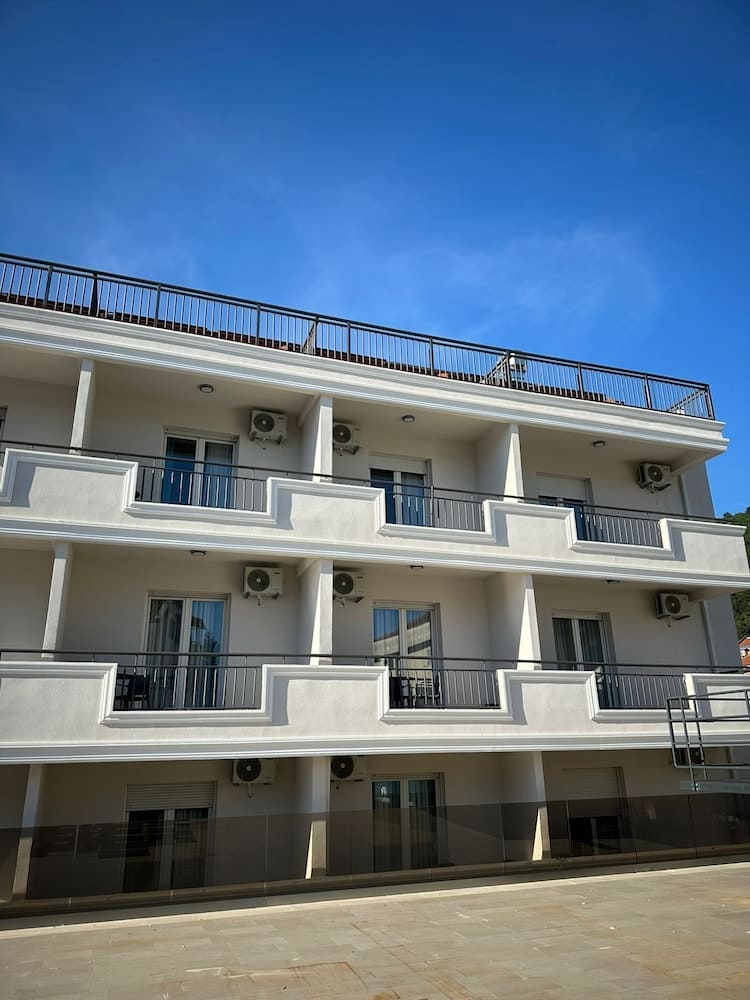 Hotel Mondo 1