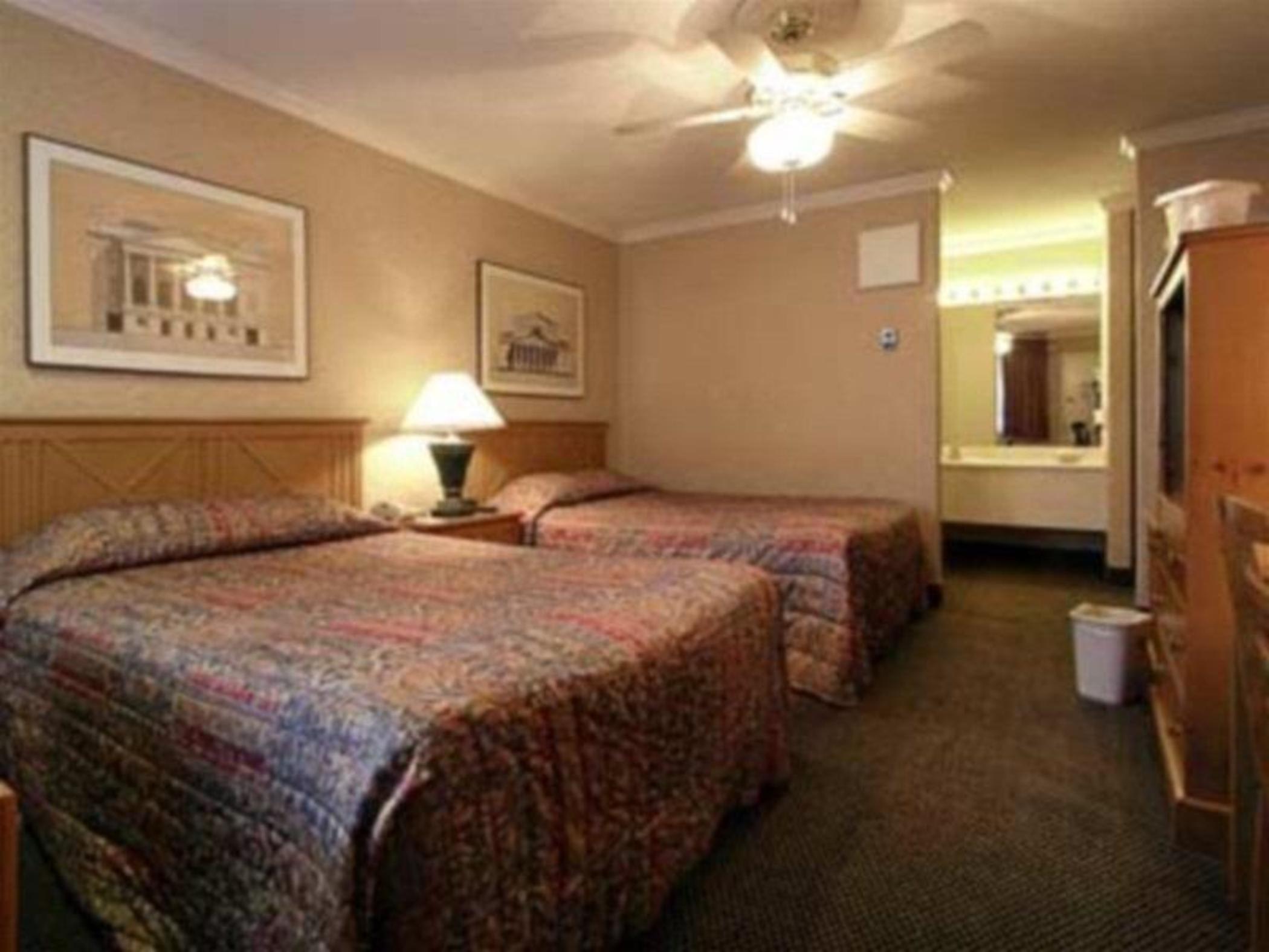 Civic Center Motor Inn 1