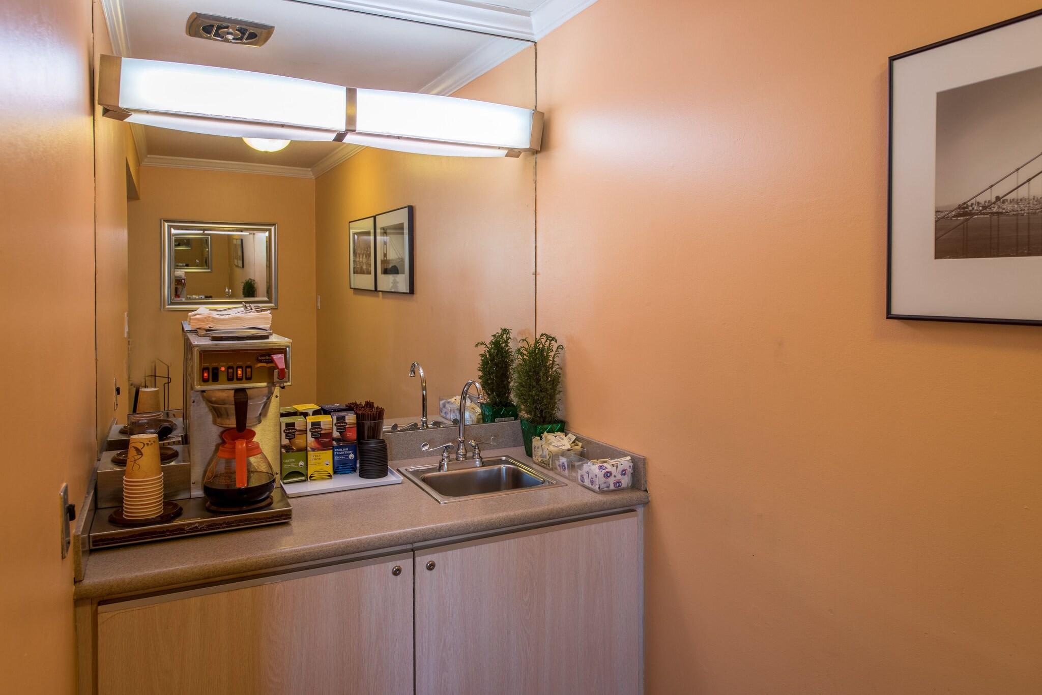 Civic Center Motor Inn 2