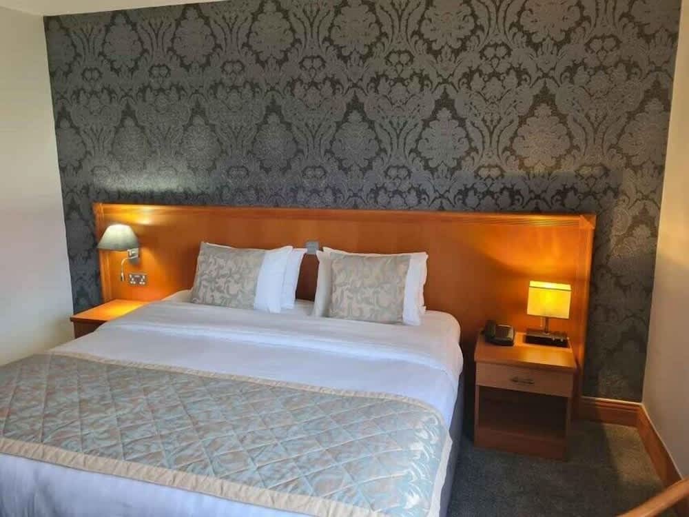 Leitrim Marina Hotel 2