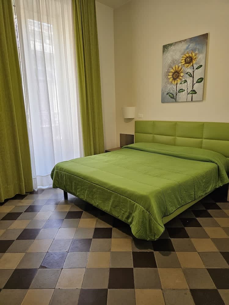 HOTEL ETNEA ROYAL SUITEs 5