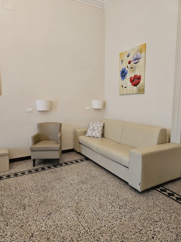 HOTEL ETNEA ROYAL SUITEs 3